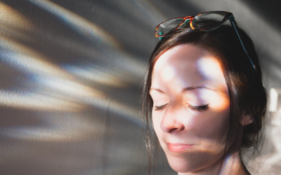 PRIMER CHAKRA (CHAKRA RAÍZ) RELACIÓN CON SENTIMIENTO DE VÍCTIMA